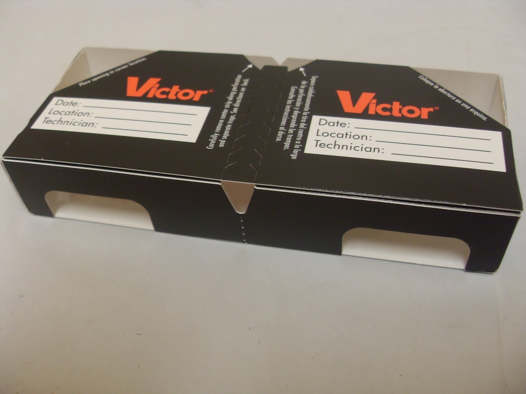 Victor Roach Pheromone Traps (M330) - 1 Pack (2 Traps)